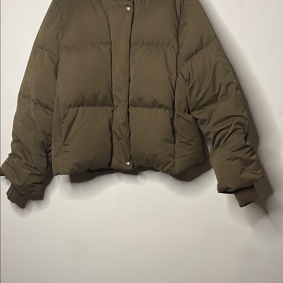 Banana Republic  Puffer Jacket - Picture 3 of 13